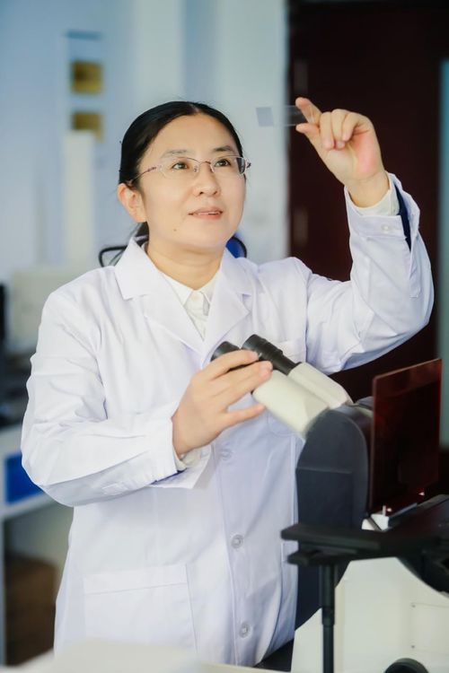 山東十杰展巾幗風采，生物基材料研發先鋒榮膺全國三八紅旗手